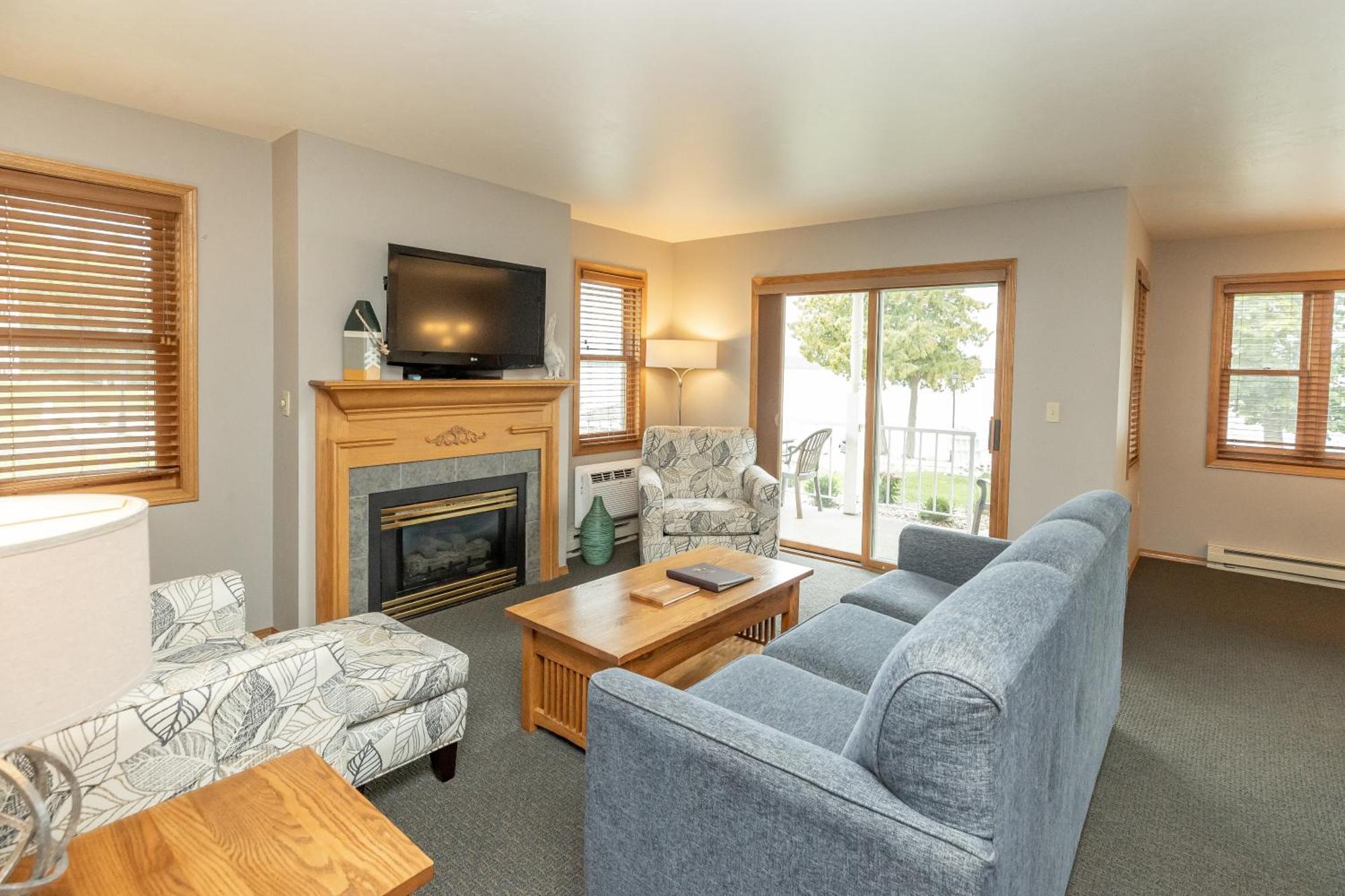 Westwood Shores Waterfront Resort Sturgeon Bay Exterior photo