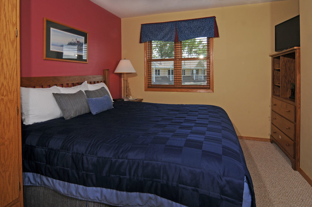 Westwood Shores Waterfront Resort Sturgeon Bay Exterior photo