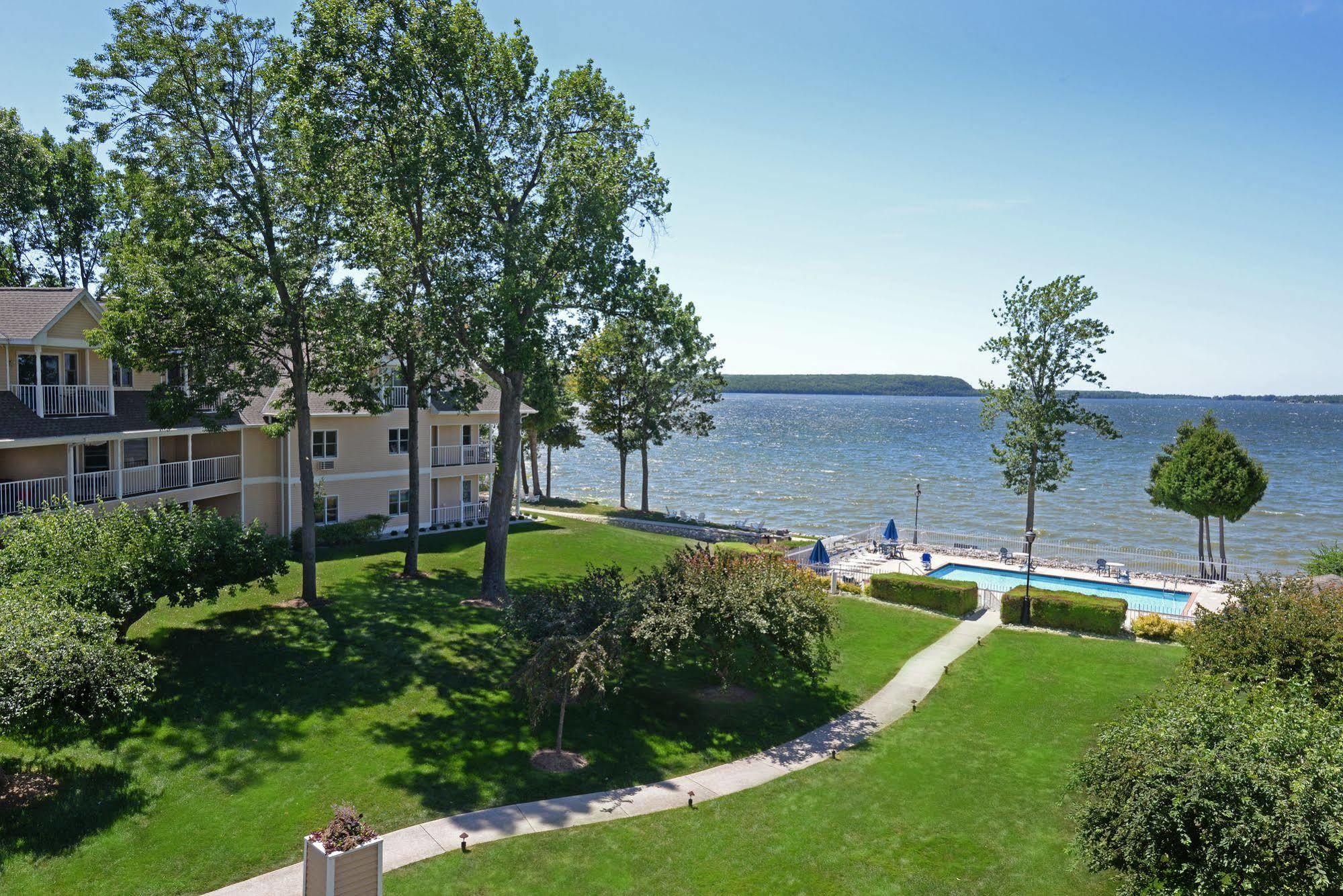 Westwood Shores Waterfront Resort Sturgeon Bay Exterior photo