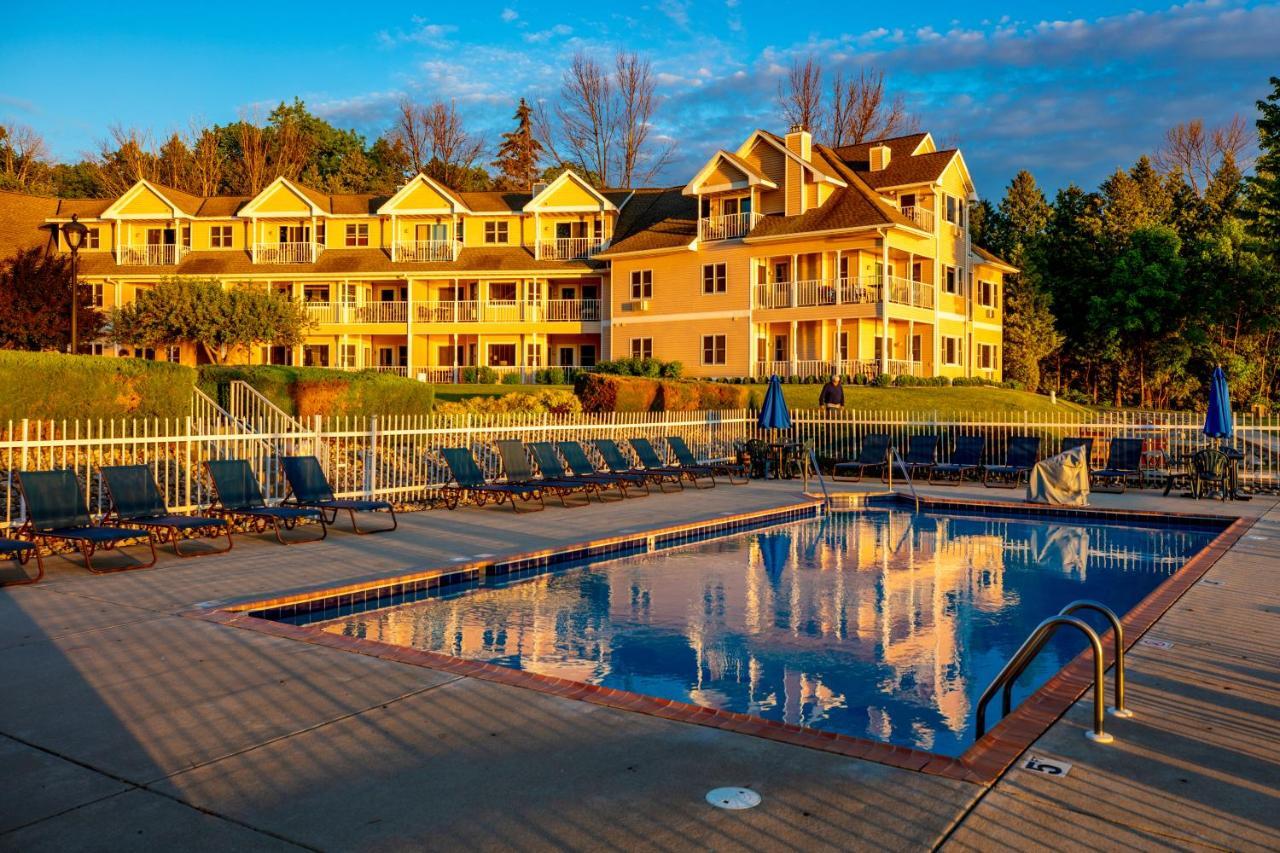 Westwood Shores Waterfront Resort Sturgeon Bay Exterior photo